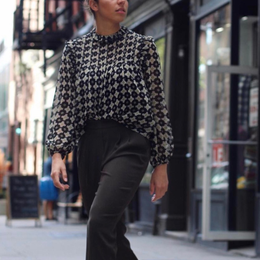 Aritzia Flowy Blouse